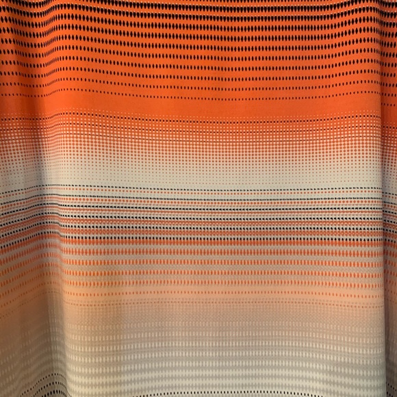 3/$20 Short sleeve, fun print top/blouse - Picture 3 of 6